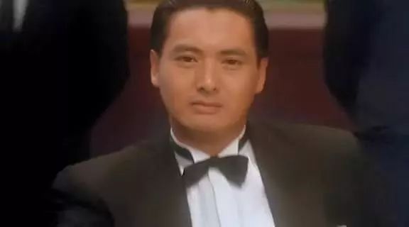 周润发演英雄本色的故事_周润发 - 以《赌神》、《英雄本色》而闻名，华语电影界的传奇人物。_周润发经典语录英雄本色