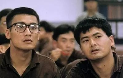 周润发 - 以《赌神》、《英雄本色》而闻名，华语电影界的传奇人物。_周润发演英雄本色的故事_周润发经典语录英雄本色