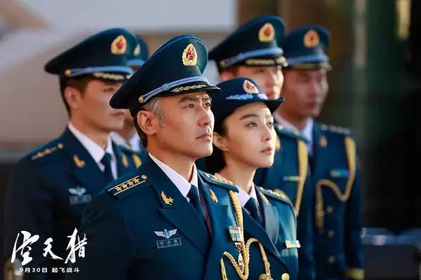 成龙追梦好莱坞_成龙龙的梦想_成龙：不断追逐梦想的英雄